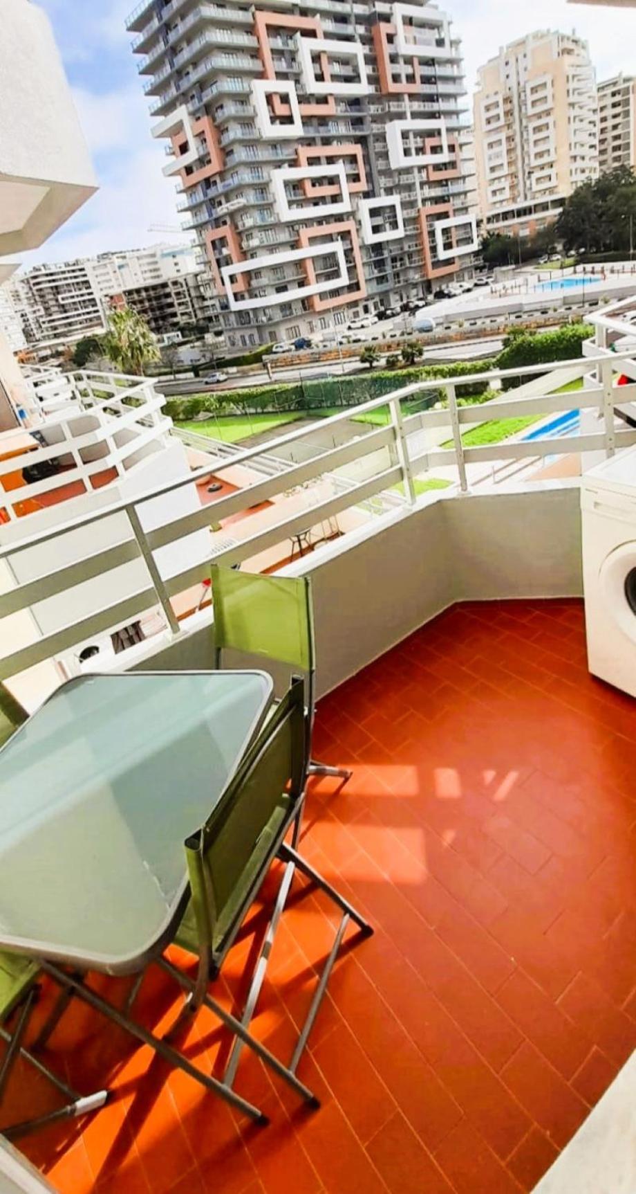 Apartment Happy